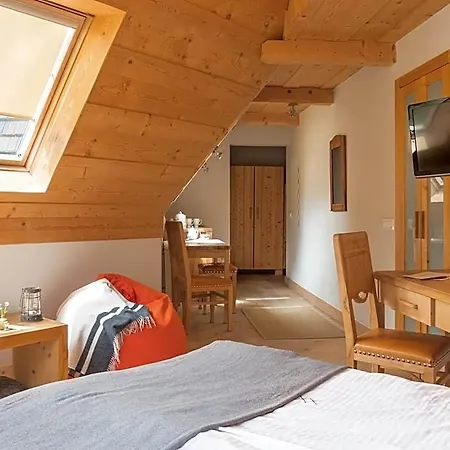 Bed and Breakfast Mirwa 3*